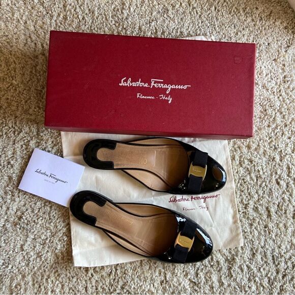 Salvatore Ferragamo  Patent Leather Black Flats Made in Italy Size 7.5 - Picture 4 of 12